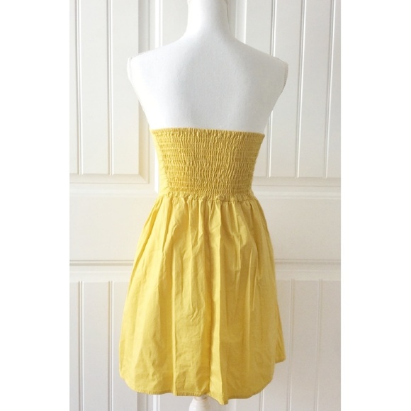 🌼Cute Strapless Dress🌼 - Picture 2 of 6